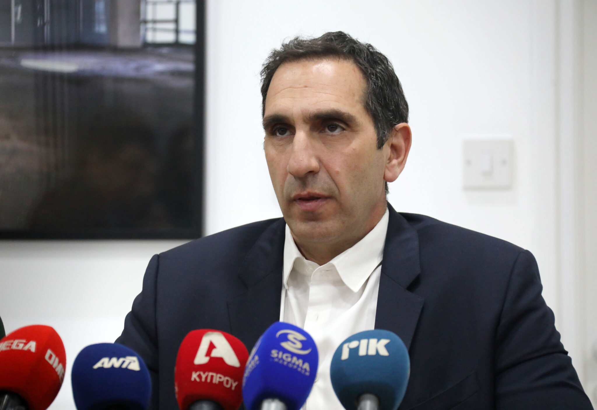 Υπουργός Υγείας: Μείνετε σπίτι, η κατάσταση είναι πολύ σοβαρή