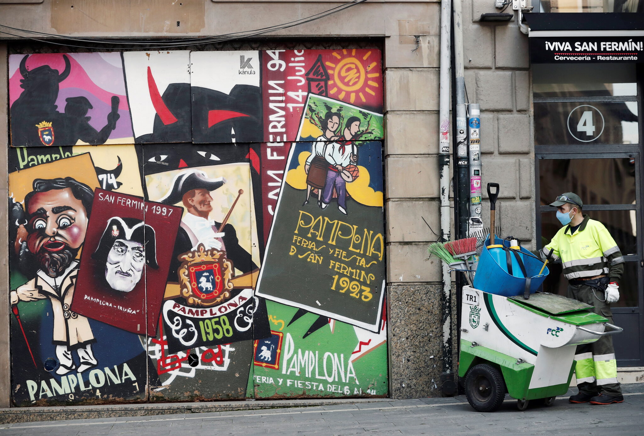 Η Ισπανία "μετρά" 19.130 νεκρούς από τη νόσο Covid-19