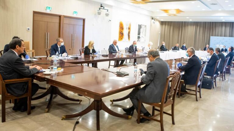 Νέo Συμβούλιο Αρχηγών υπό τον Πρόεδρο από βδομάδας