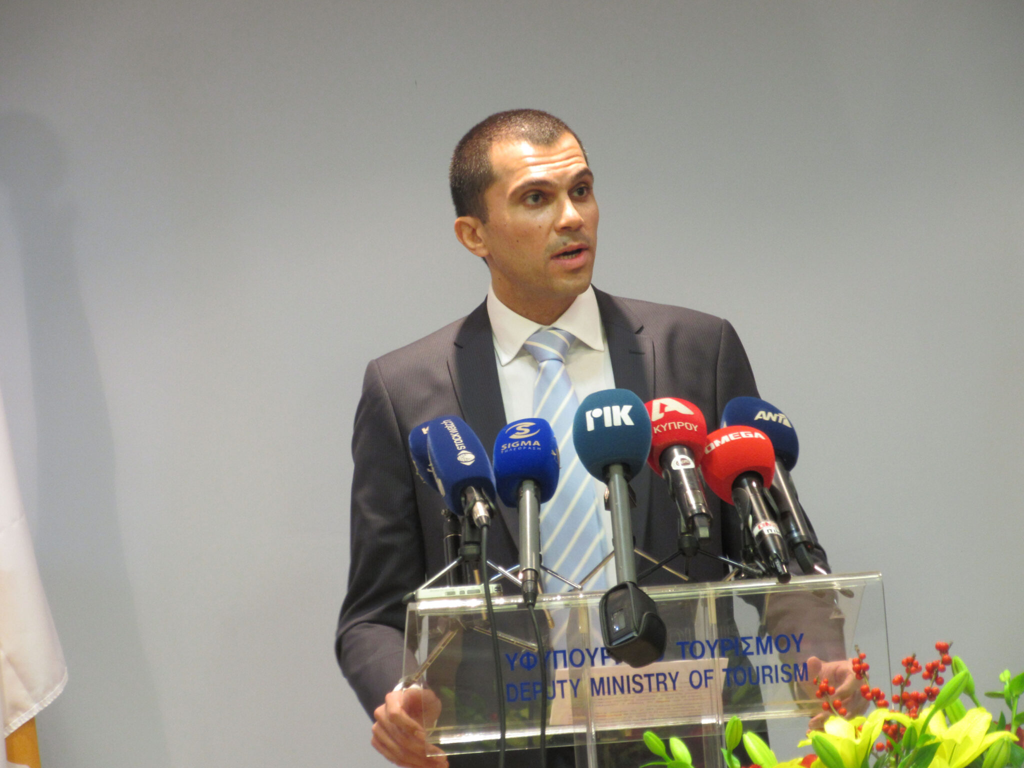 Στο καλύτερο σενάριο οι πρώτοι τουρίστες θα φθάσουν Ιούλιο