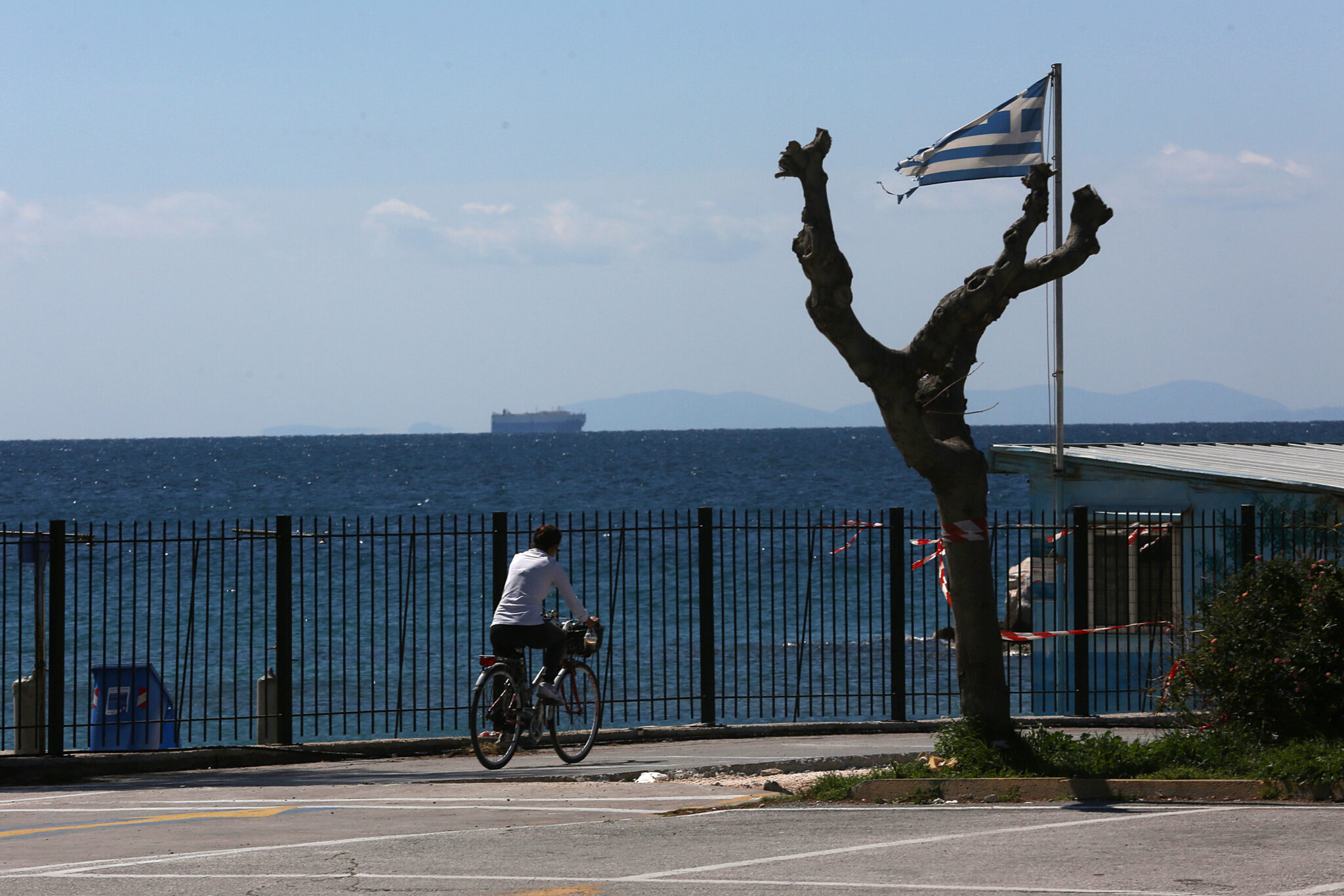 Παρατείνεται μέχρι τις 27 Απριλίου η απαγόρευση κυκλοφορίας στην Ελλάδα