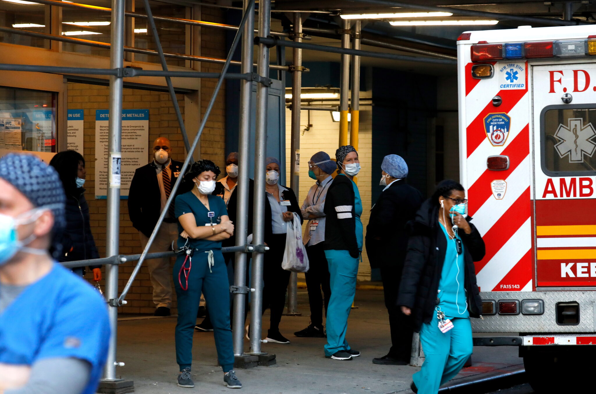 Σχεδιάζουν επανεκκίνηση της οικονομίας τον Μάϊο οι ΗΠΑ