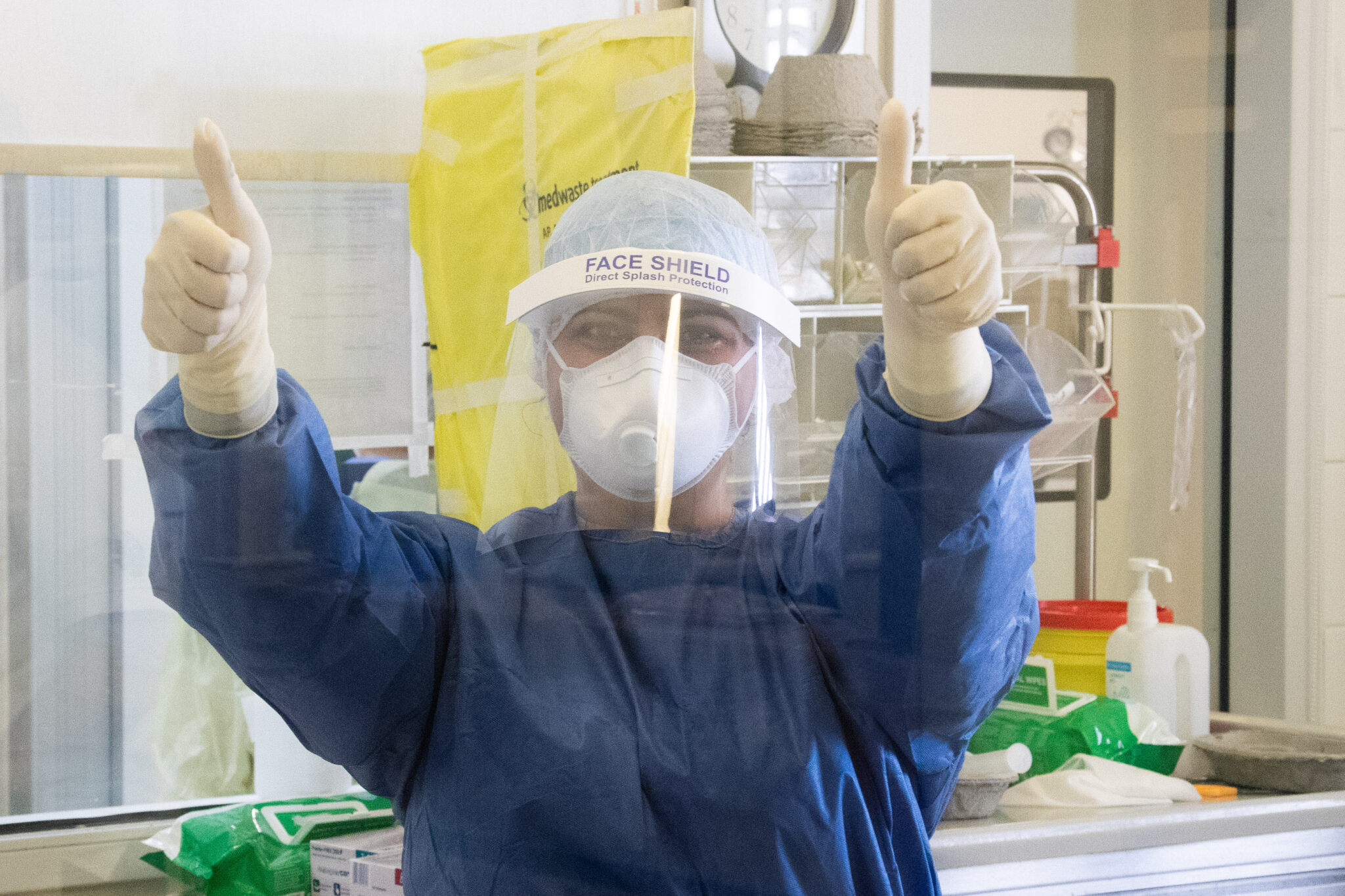 "Βοηθήστε μας" λένε οι νοσηλευτές και καλούν τους πολίτες να μείνουν στο σπίτι