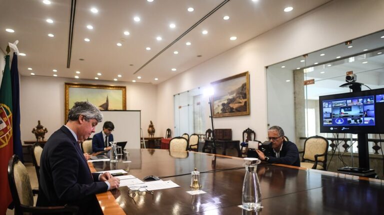 Ολονύχτιο παζάρι στο Eurogroup για πακέτο μέτρων λόγω κορωνοϊού