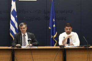 Σταδιακή και υπό προϋποθέσεις επανέναρξη σχολείων εισηγούνται οι Έλληνες ειδικοί