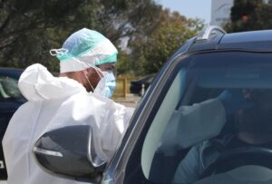 "Μην ξεχνάτε ότι ανάμεσά μας υπάρχουν ασυμπτωματικοί φορείς"