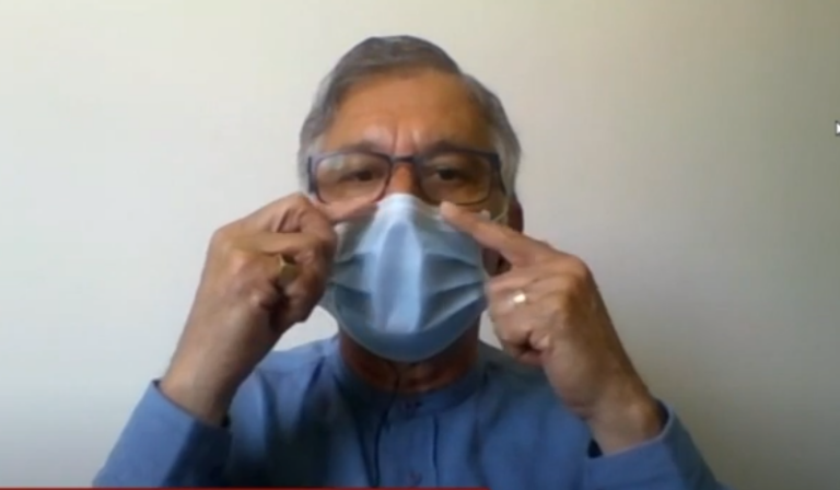 Βήμα-βήμα ο σωστός τρόπος τοποθέτησης της μάσκας (ΒΙΝΤΕΟ)