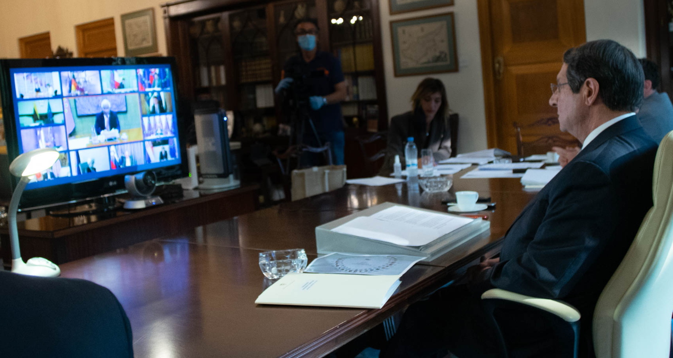 «Ενίσχυση χωρών που αντιμετωπίζουν προβλήματα μέσω κονδυλίων και όχι δανεισμού»