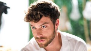 Ο Στέφανος Μιχαήλ αποκάλυψε πώς βιώνει τον έρωτα εν μέσω…καραντίνας (ΒΙΝΤΕΟ)