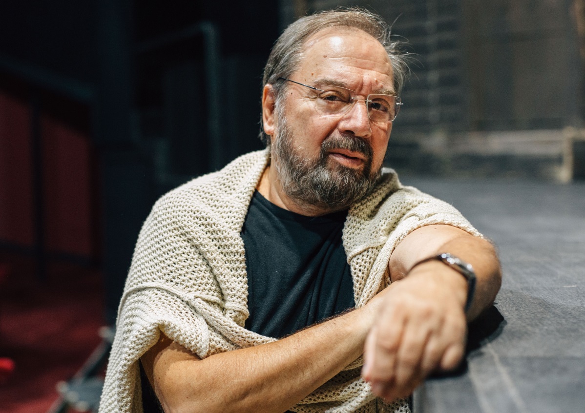 Συγκλονίζει ο Φασουλής: "Δεν υπήρχα για τον πατέρα μου, μου έκανε ότι χειρότερο"