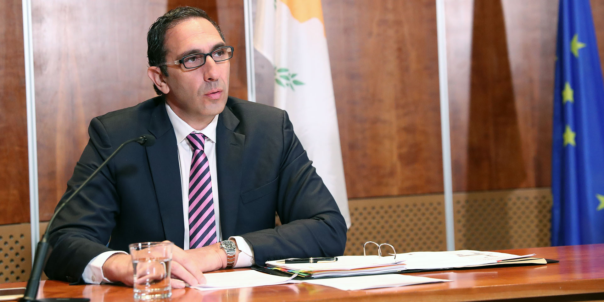 "Η άρση των περιορισμών δεν μπορεί να είναι απότομη" διαμηνύει ο Υπουργός Υγείας