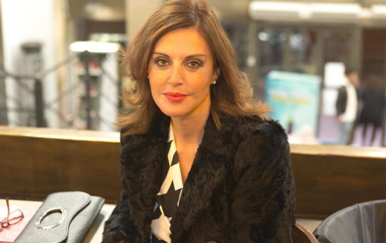 Ερωτευμένη η Παλαιολόγου: Ιδού ο γοητευτικός "αντικαταστάτης" του Πάριου (ΦΩΤΟ)