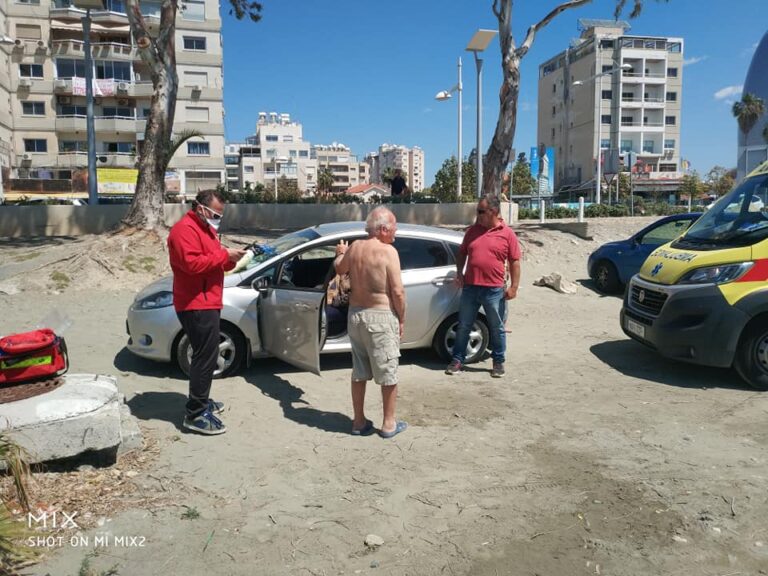 Πήγαν για κολύμπι στη Λεμεσό και κινδύνεψαν να πνιγούν (ΦΩΤΟ)