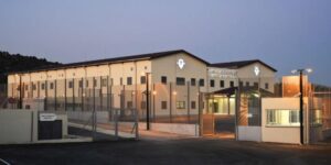 Στα κρατητήρια Μενόγειας 17 αλλοδαποί ύποπτοι για τρομοκρατία