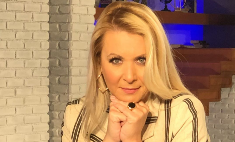 H Γκαγκάκη βρήκε σημείωμα που της είχε αφήσει ο πατέρας της πριν πεθάνει (ΦΩΤΟ)