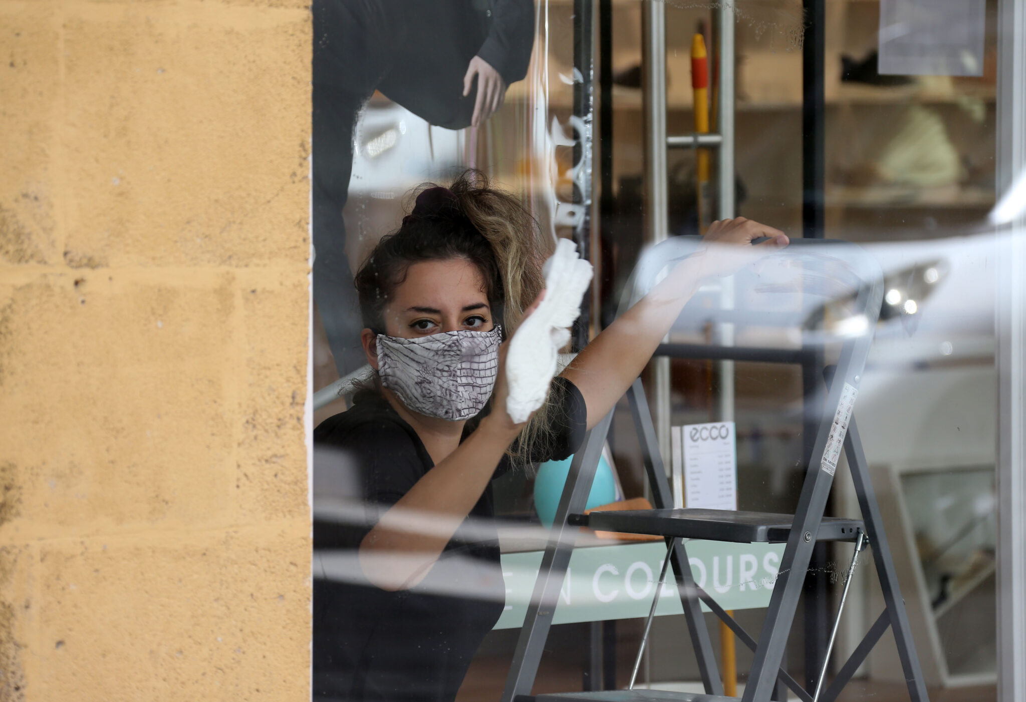 Αντιμετωπίζεις πρόβλημα με τη συμπλήρωση των στοιχείων για τα ειδικά επιδόματα;