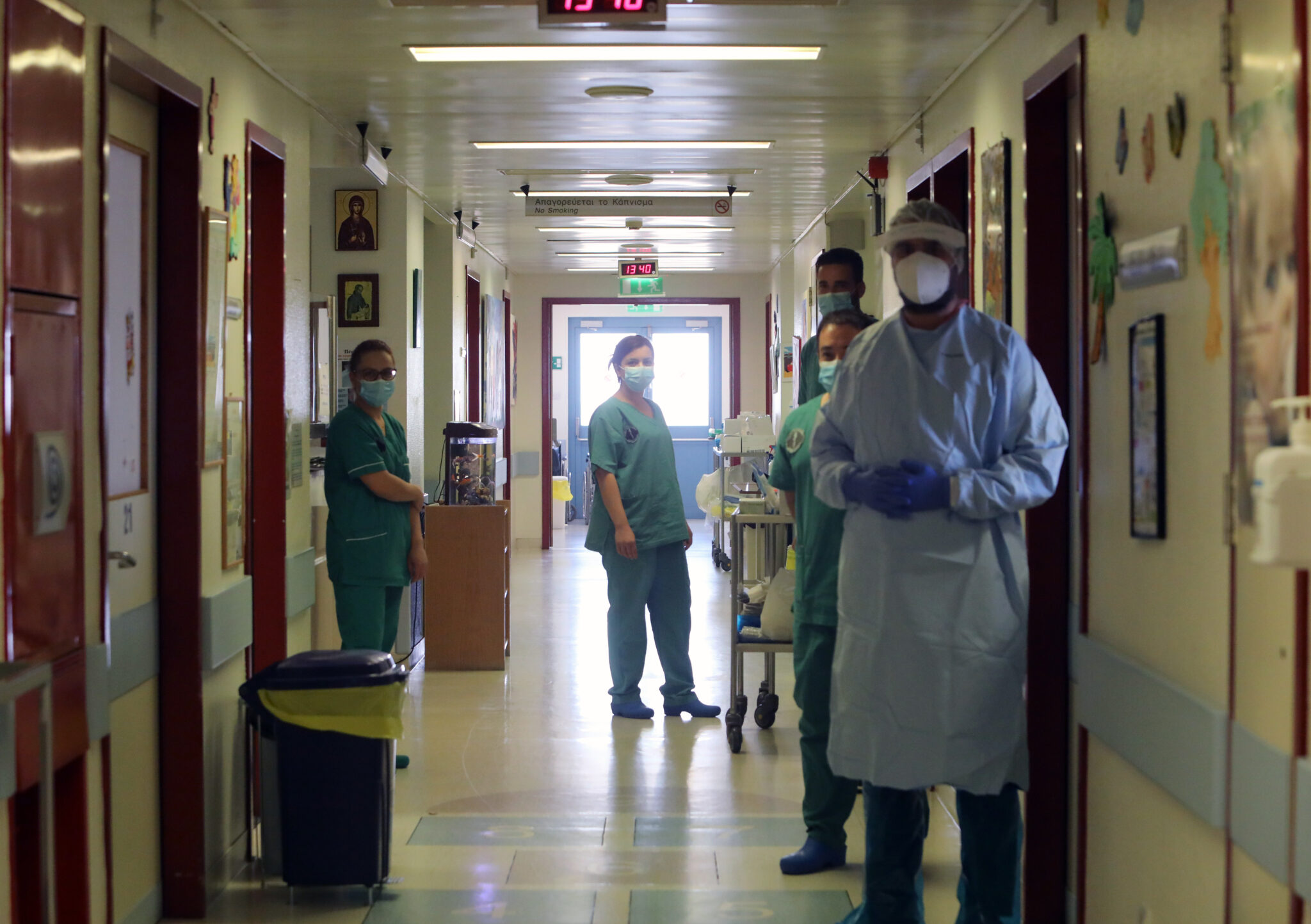 Ένα εξιτήριο από το νοσοκομείο αναφοράς και έξι νοσηλευόμενοι με κορωνοϊο