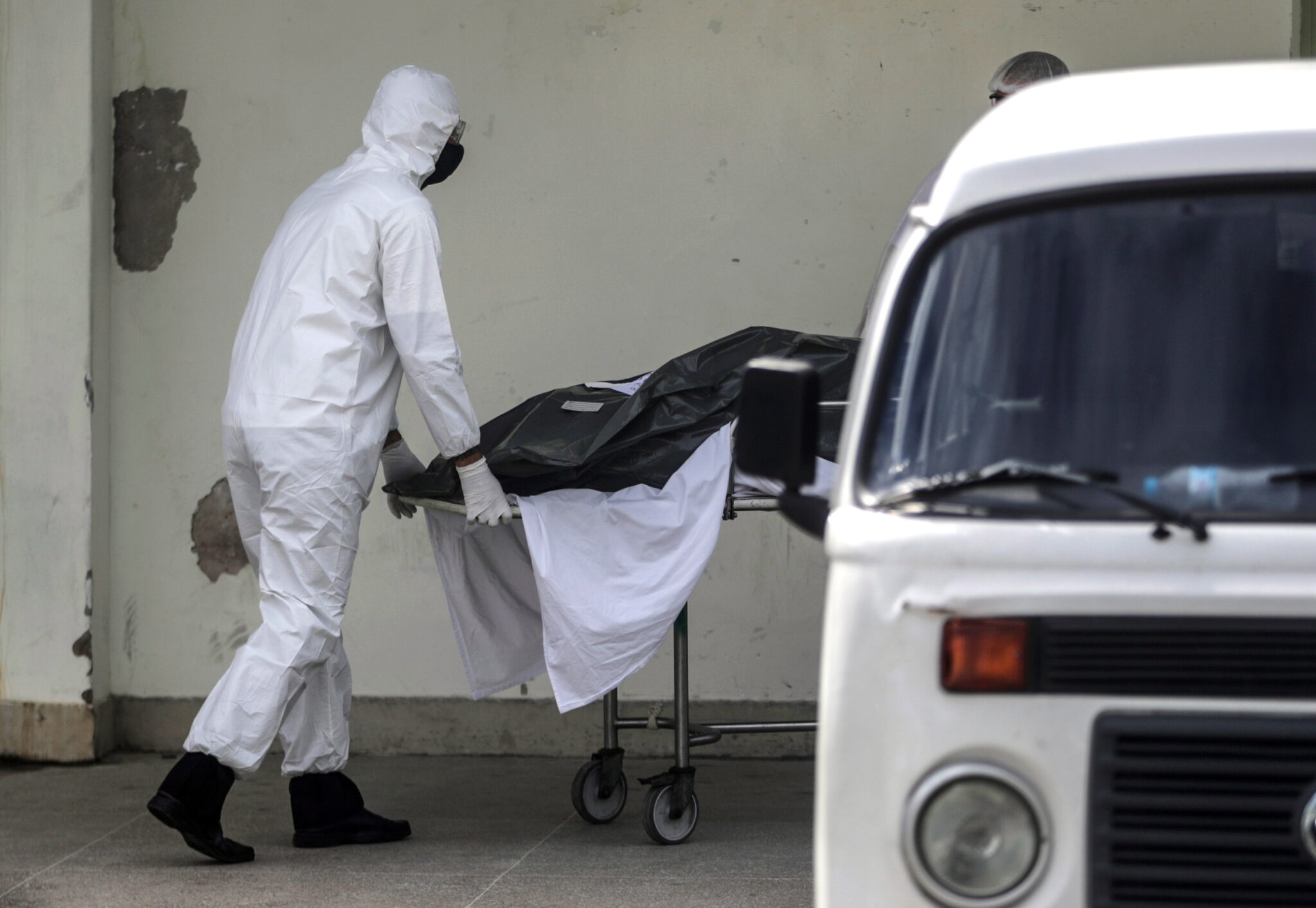 Θλιβερό ρεκόρ στη Βραζιλία με τον θάνατο 751 ασθενών κορωνοϊού σε μια ημέρα