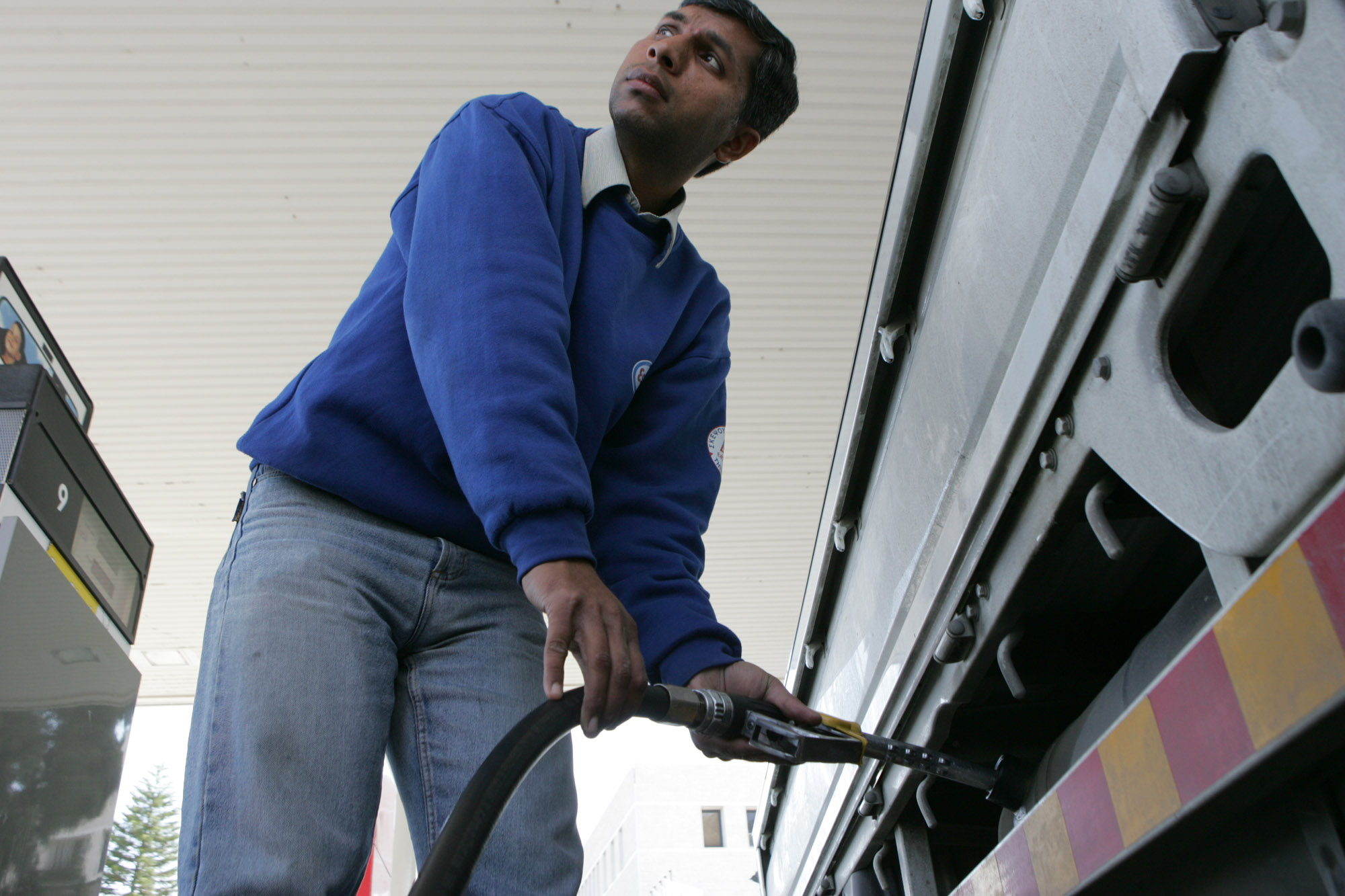 Το lockdown στον τουρισμό "χτυπά" τη χονδρική και λιανική αγορά καυσίμων (VID)