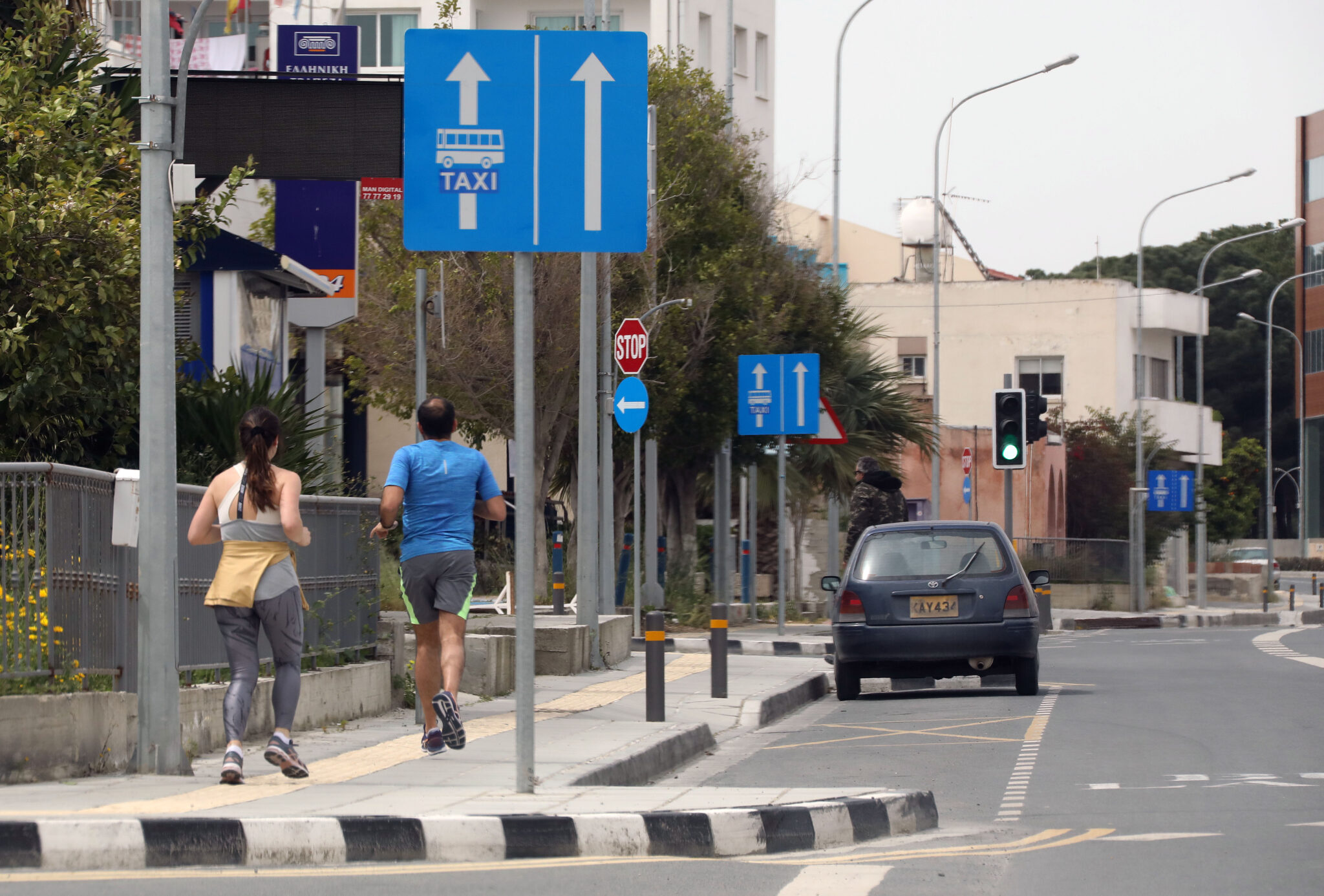 Το "Μεγάλο Σάββατο" των SMS στην ηλεκτρονική πλατφόρμα 8998 (ΒΙΝΤΕΟ)