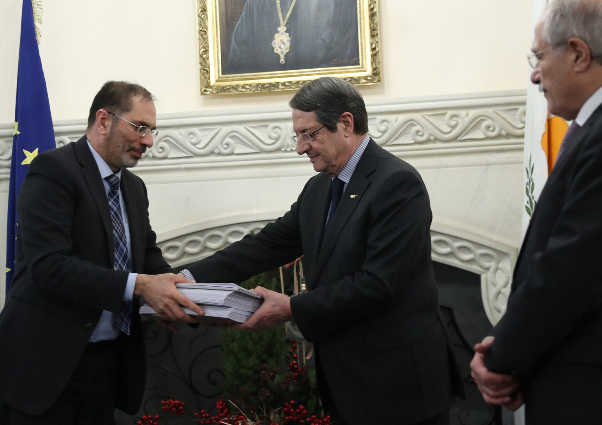 Ούτε παρεμβαίνω, ούτε αναμειγνύομαι στην πολιτική απαντά ο Οδυσσέας στον ΠτΔ