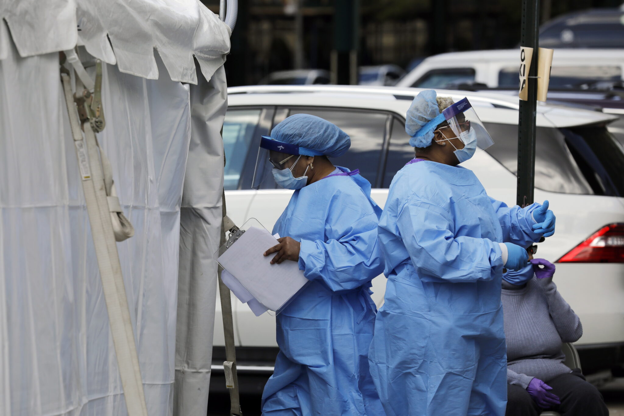 Σχεδόν δύομιση εκατομμύρια ενεργά κρούσματα κορωνοϊου σε όλο τον κόσμο