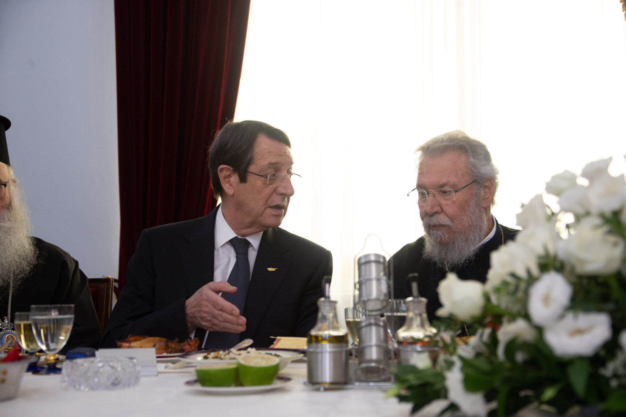 Θα ληφθούν όλα τα μέτρα στους ναούς διαβεβαίωσε ο Αρχιεπίσκοπος τον ΠτΔ