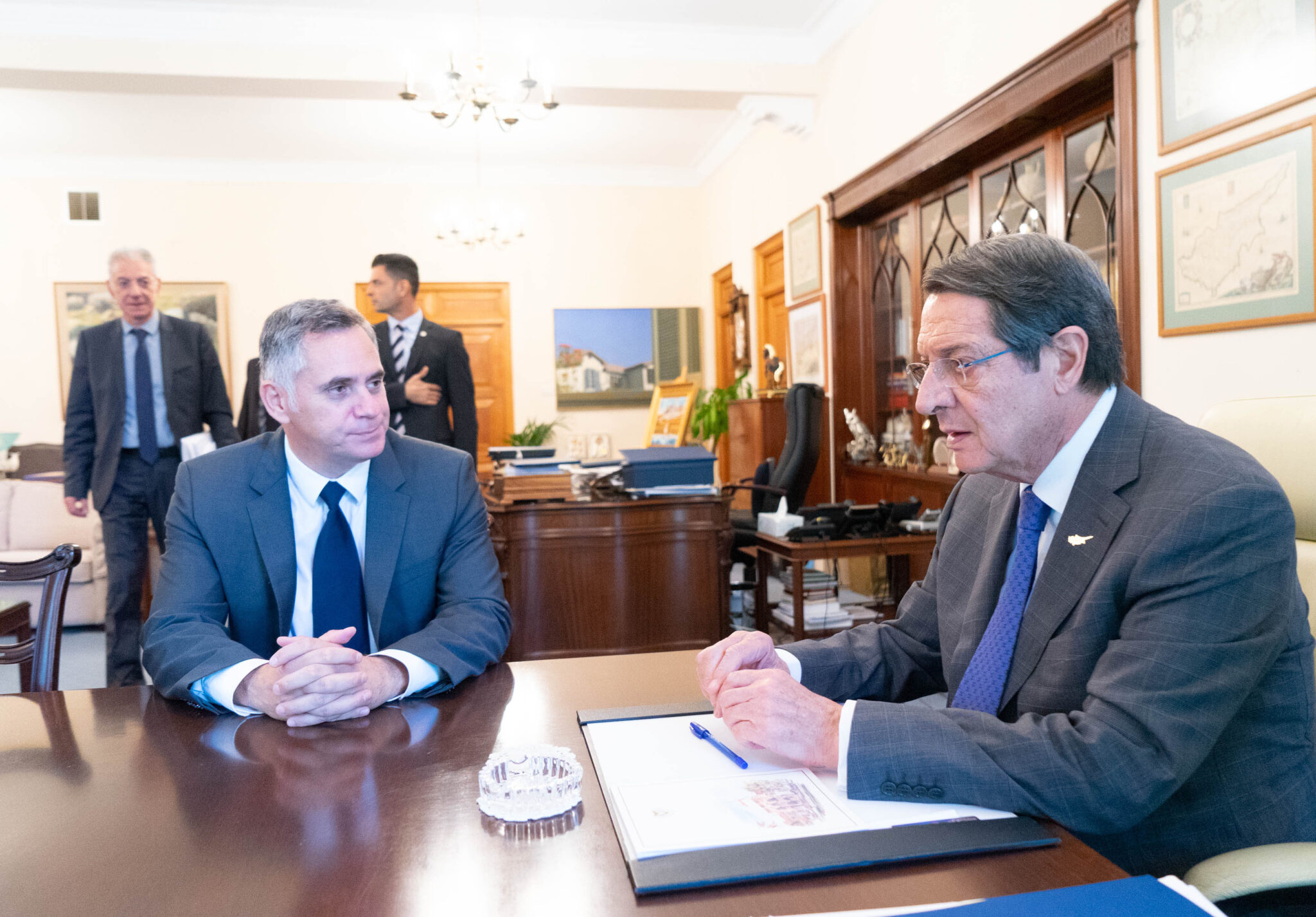 "Προς τη σωστή κατεύθυνση" το νέο πακέτο στήριξης της οικονομίας λέει ο Νικόλας