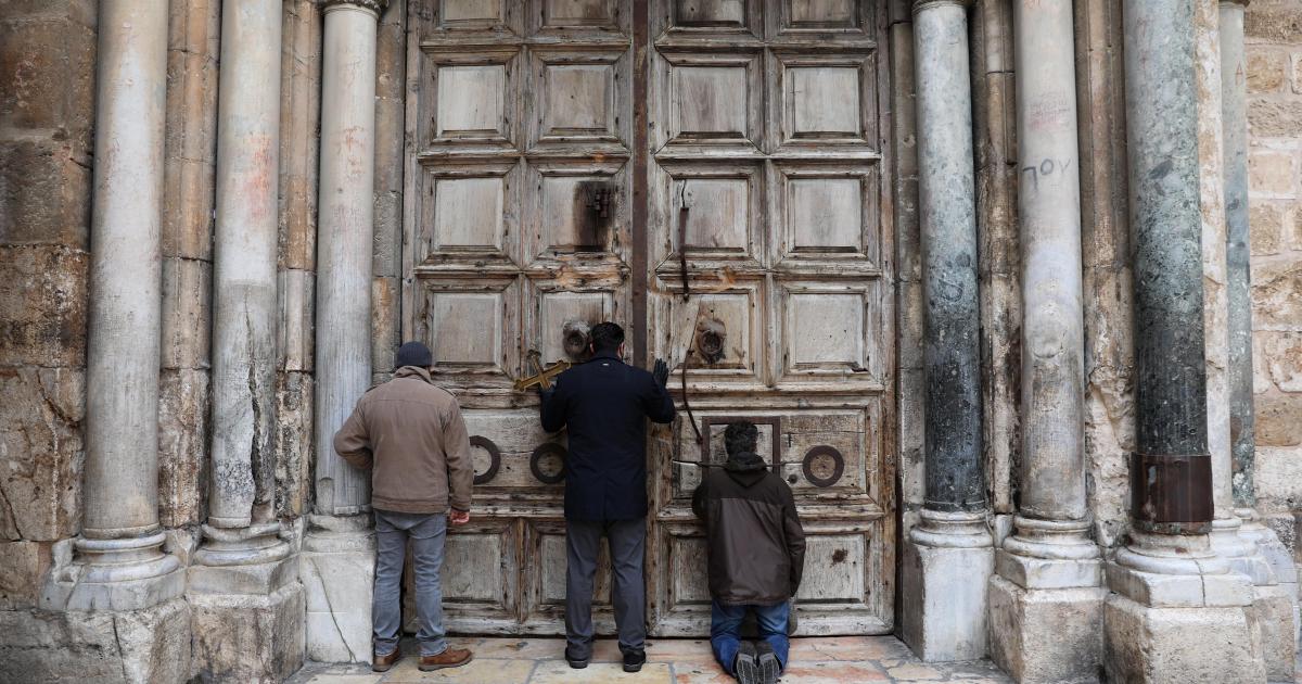 Δυο μήνες μετά, ο Ναός της Αναστάσεως ανοίγει ξανά τις πύλες του