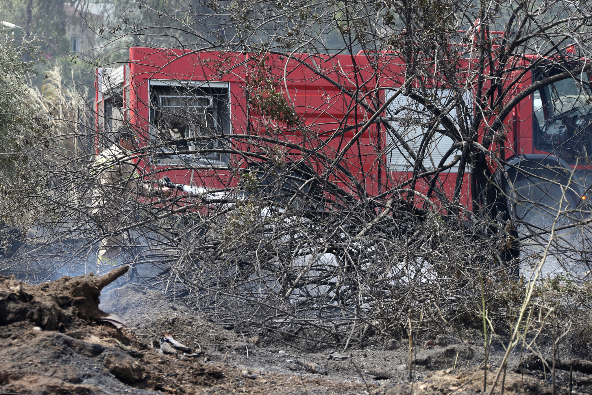 Στάχτη δύο υποστατικά στην περιοχή των "Χαλεπιανών" από μεγάλη πυρκαγιά