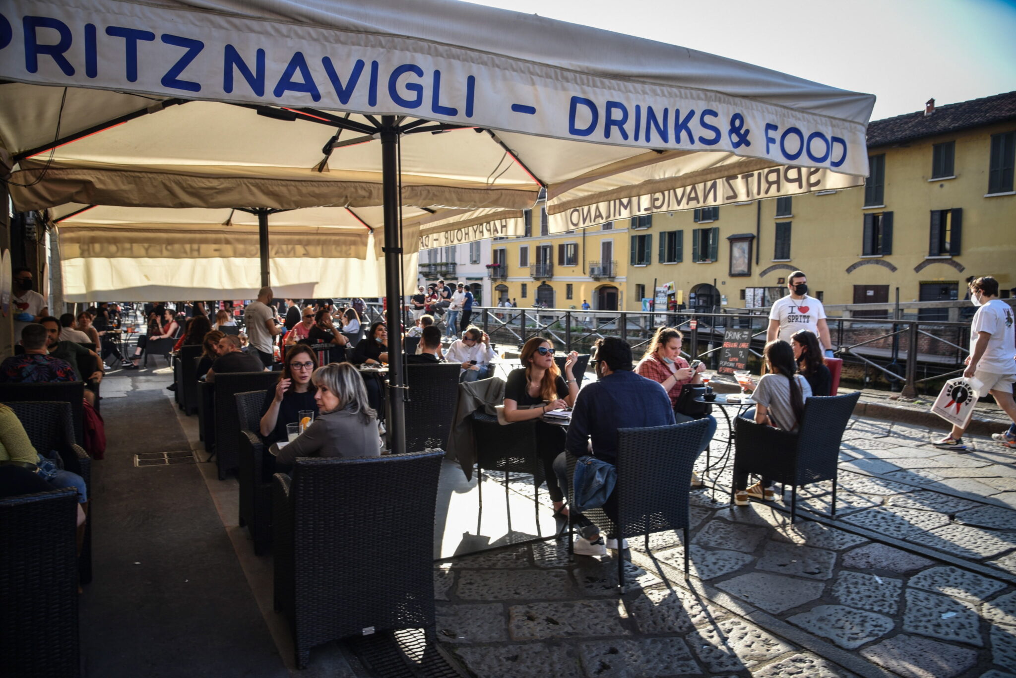 Οι καφετέριες η πρώτη επιλογή των Ιταλών μετά την καραντίνα (ΒΙΝΤΕΟ)