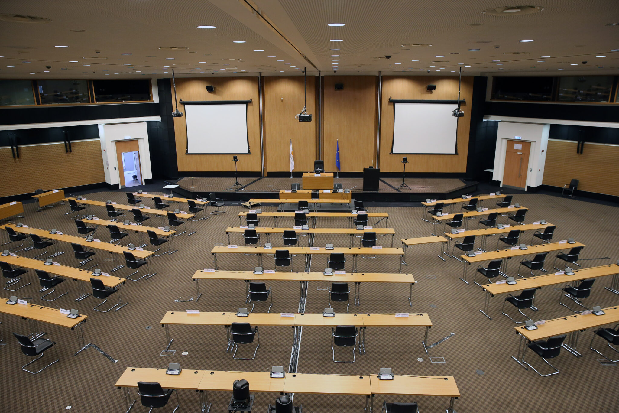 Πάει Ολομέλεια την Παρασκευή το νομοσχέδιο για τις κυβερνητικές εγγυήσεις