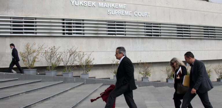 Αφήνει το «τιμόνι» της Νομικής Υπηρεσίας ο Κληρίδης (ΒΙΝΤΕΟ)