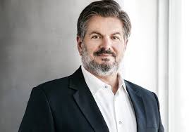 Λεόντιος Κωστρίκκης: Με ποιον Χολιγουντιανό σταρ συγκατοικούσε στην Αμερική;