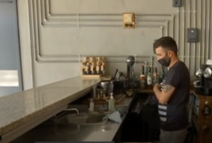 Ανοίγουν με κρατήσεις, μέτρα και ωράριο οι χώροι εστίασης (ΒΙΝΤΕΟ)