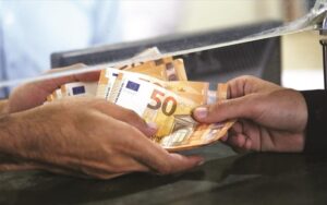 Έταζε φωτοβολταϊκά: Παρίστανε τον ιδιοκτήτη εταιρείας και τσέπωσε σχεδόν €10,000, συνελήφθη 67χρονος