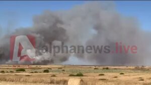 Μαύροι καπνοί σκέπασαν την Αγλαντζιά λόγω πυρκαγιάς στα κατεχόμενα (ΒΙΝΤΕΟ)