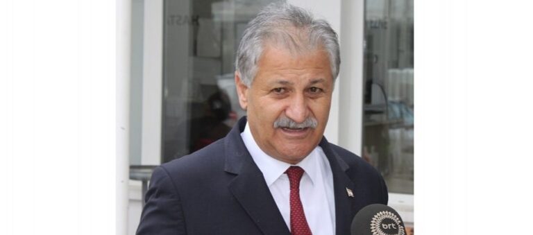 "Δεν είμαστε υπέρ της επαναλειτουργίας των οδοφραγμάτων", λέει ο Πιλλί