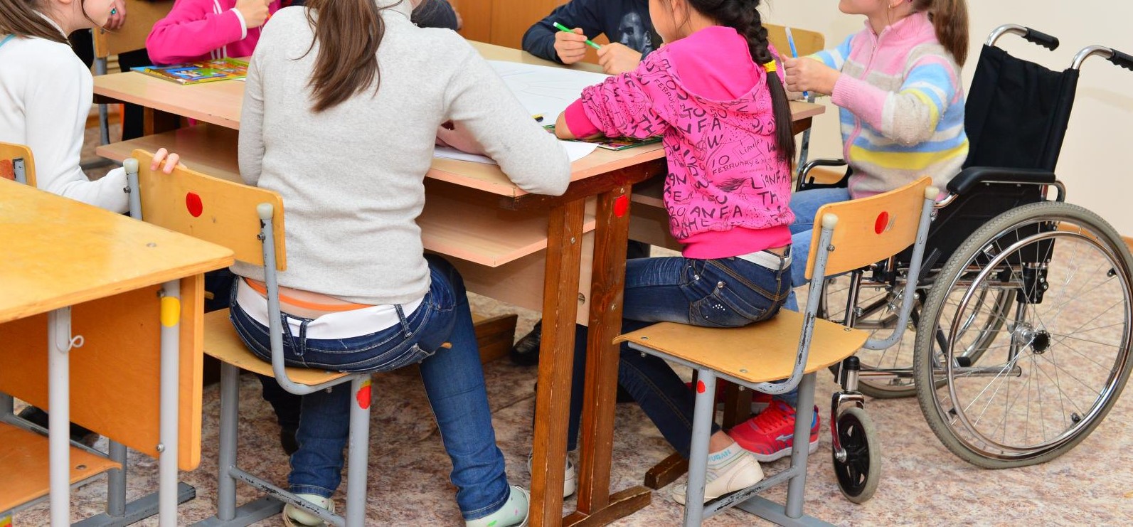 Άλλα ο Πρόδρομος και άλλα ο Καραγιάννης για τους μαθητές με αναπηρίες (ΒΙΝΤΕΟ)