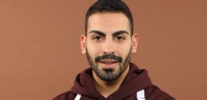 Ο Σταύρος Γεωργίου είναι στην Κύπρο και ιδού η πρώτη εμφάνιση στη Λάρνακα (VID)