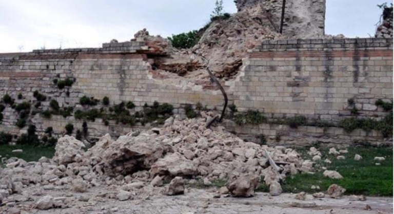 Κατέρρευσε ημίπυργος στα Θεοδοσιανά Τείχη της Κωνσταντινούπολης