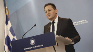 Ενοχλεί η φιέστα που ετοιμάζει η Άγκυρα στην Αγία Σοφιά, λέει ο Στέλιος Πέτσας