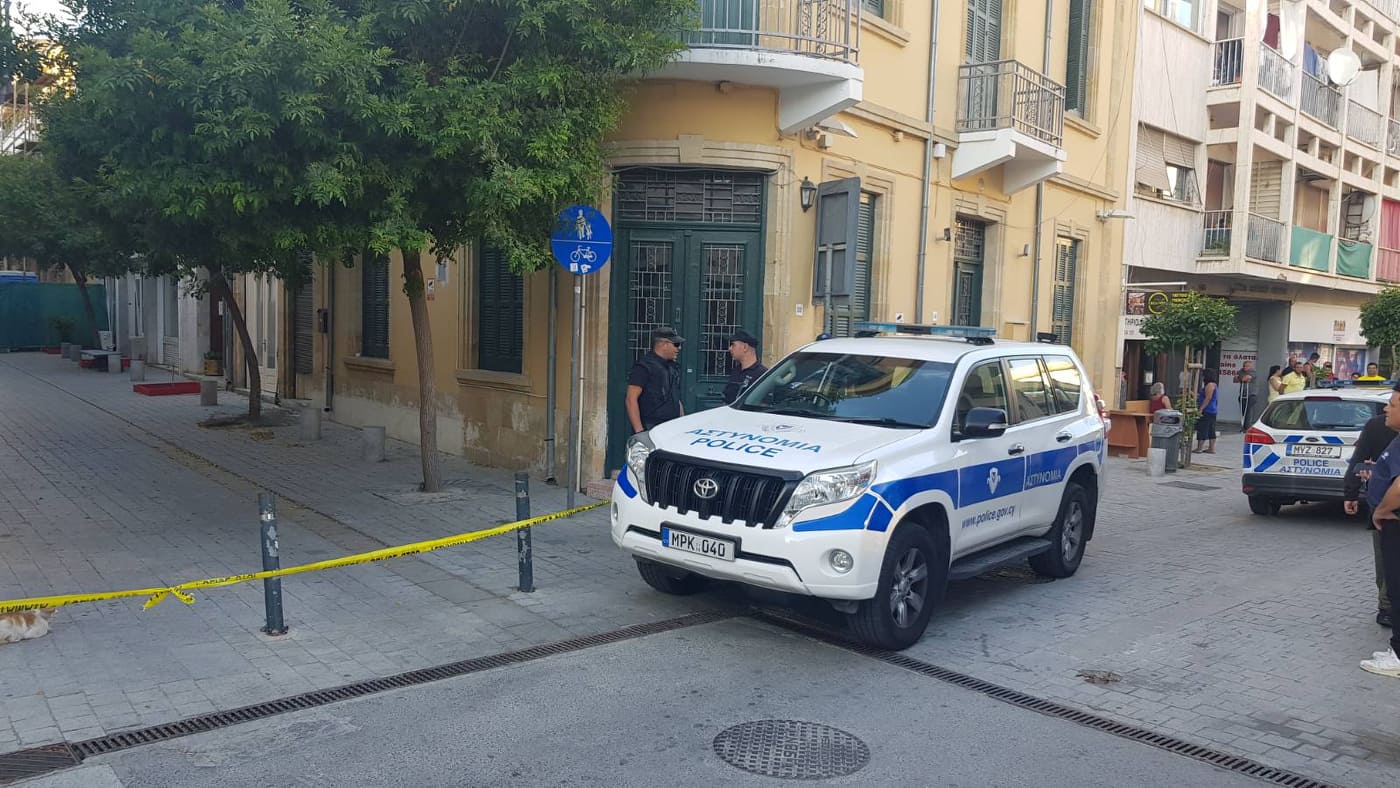 "Μπούκαραν" στο κτίριο της οδού Πυγμαλίωνος μετά από μαρτυρίες για πορνεία