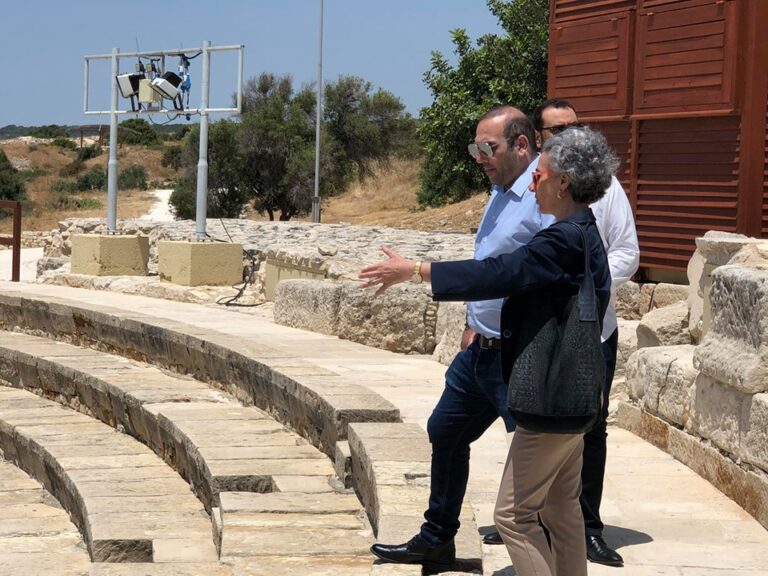 "Μείνετε Κύπρο και απολαύστε τις ομορφιές" το μήνυμα Καρούσου προς τους πολίτες