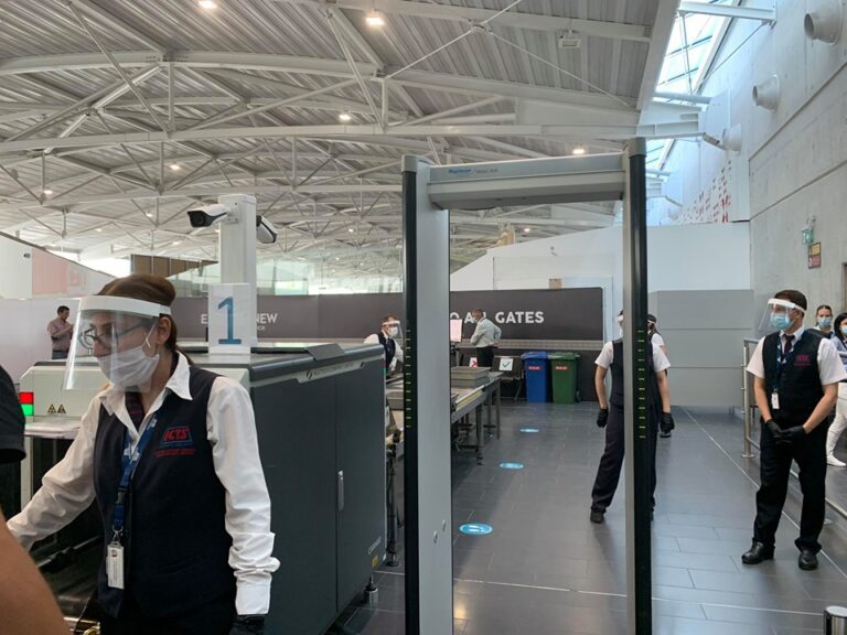 Με πέντε αφίξεις και αναχωρήσεις "ανοίγουν" αύριο οι κυπριακοί αιθέρες