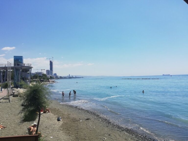 44χρονη έχασε τις αισθήσεις της ενώ έκανε γυμναστική σε παραλία