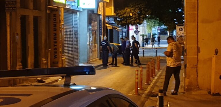 Ένας συλληφθέντας και δύο καταζητούμενοι για το άγριο φονικό με θύμα 21χρονο