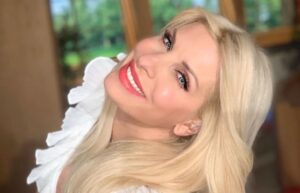 Η καλοκαιρινή απόδραση της Μενεγάκη με τον αδερφό της στην Άνδρο (ΦΩΤΟ)