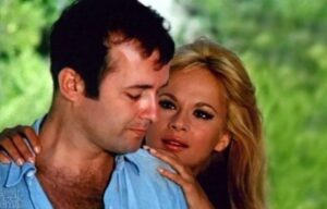 Σπάνιο ντοκουμέντο: Η Αλίκη στο νοσοκομείο και ο Παπαμιχαήλ στο πλευρό της