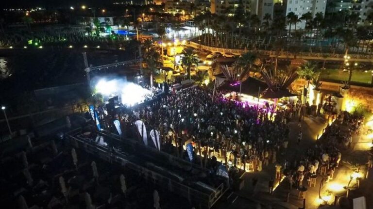 Αρχηγός: Τι θα γινόταν αν η Αστυνομία έμπαινε στο πάρτι και μοίραζε εξώδικα;